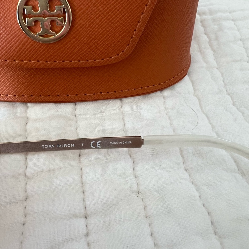 Tory Burch Gold Frame Brown Lens Round Sunglasses - Picture 4 of 6